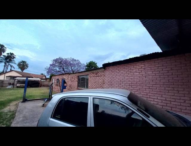 4 BEDROOM HOUSE FOR SALE IN DASPOORT ESTATE